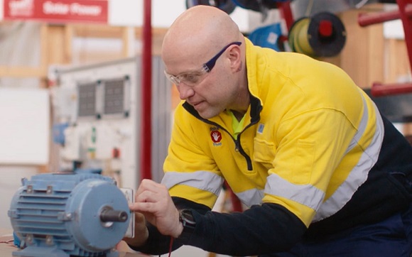 Joshua Emms in the TAFE SA workshop